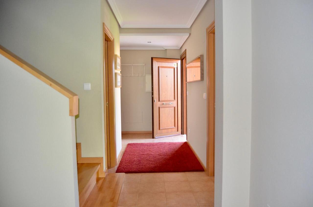 Precioso Adosado En Urbanizacion Con Campo De Golf Villa Mino Bagian luar foto