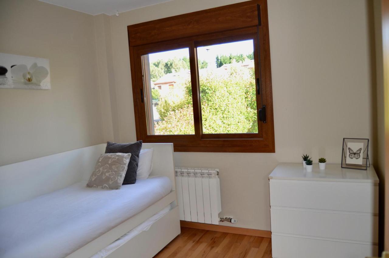 Precioso Adosado En Urbanizacion Con Campo De Golf Villa Mino Bagian luar foto