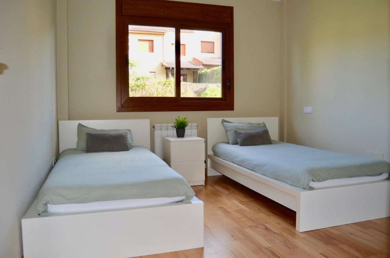 Precioso Adosado En Urbanizacion Con Campo De Golf Villa Mino Bagian luar foto